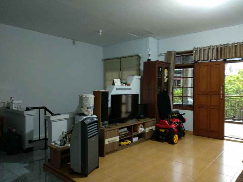 dijual rumah karasak