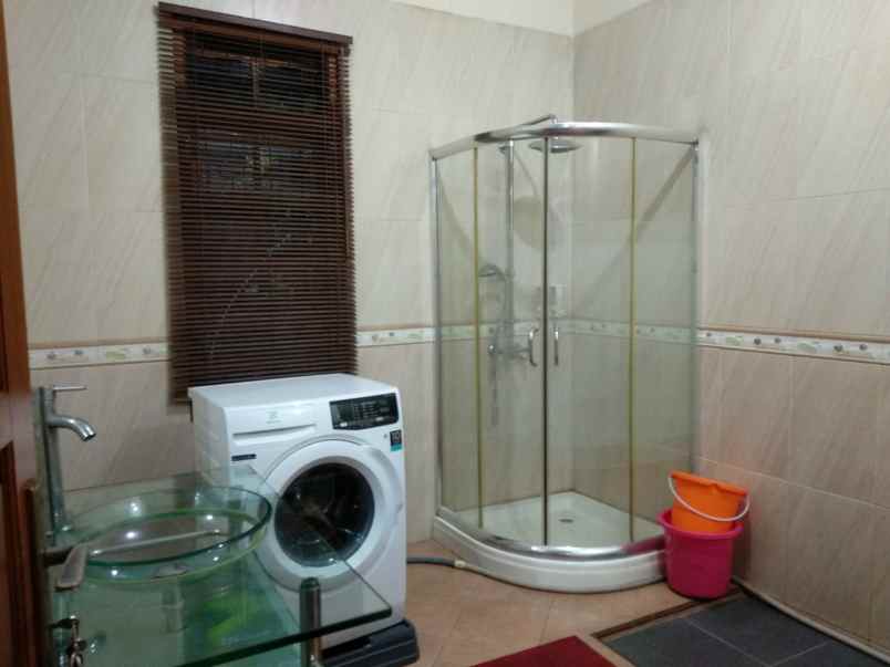 dijual rumah karasak