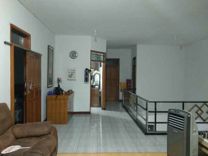 dijual rumah karasak