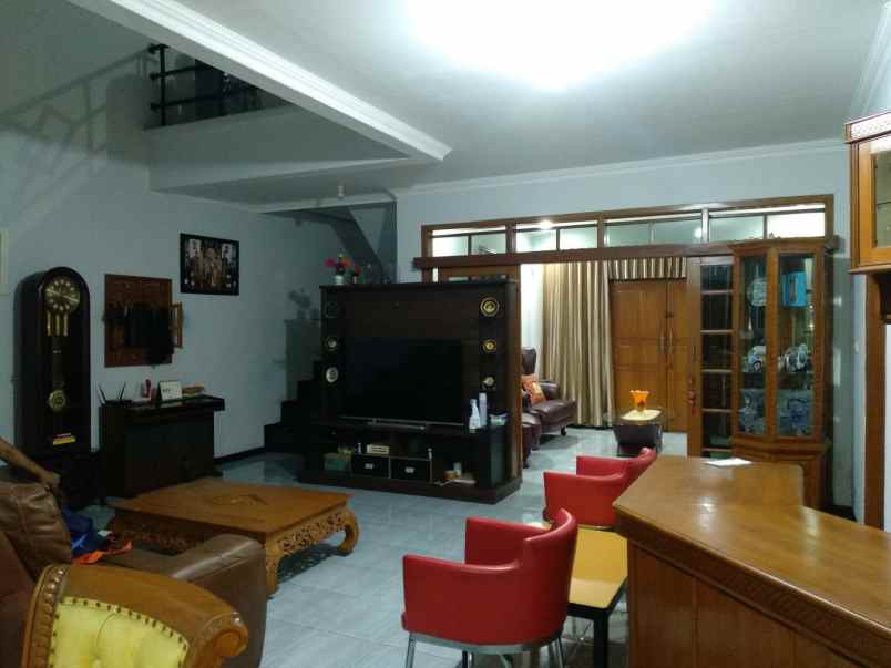 dijual rumah karasak