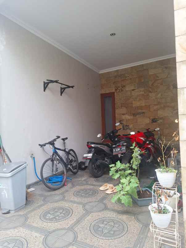 dijual rumah kebagusan