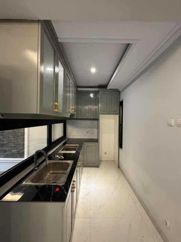 dijual rumah kebagusan