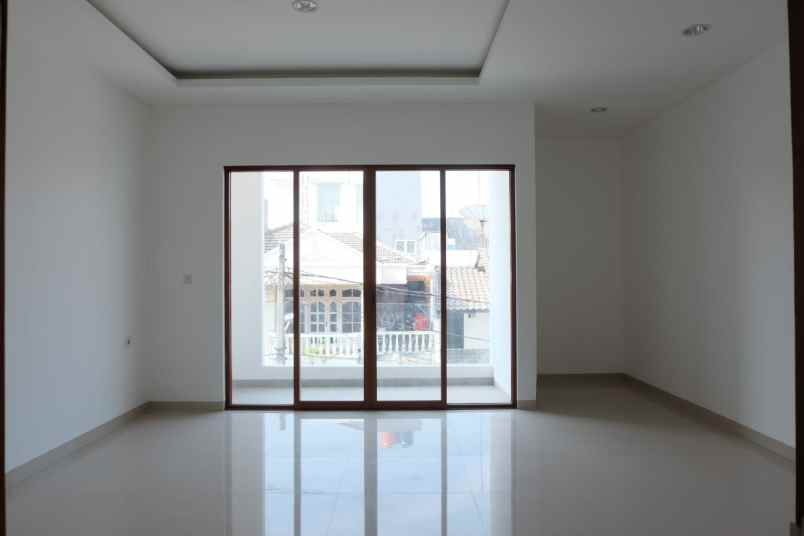 dijual rumah kelapa cengkir kelapa gading