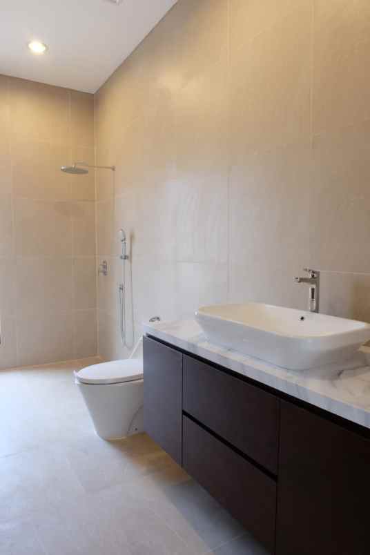 dijual rumah kelapa cengkir kelapa gading