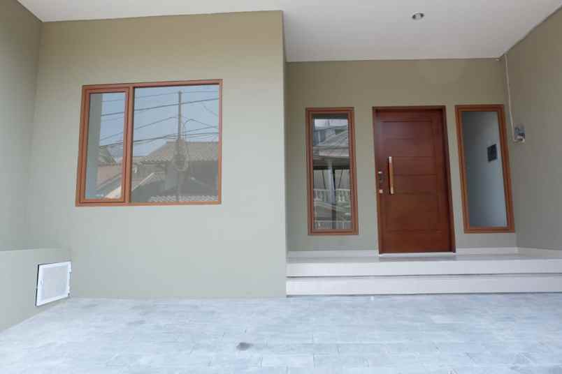 dijual rumah kelapa cengkir kelapa gading