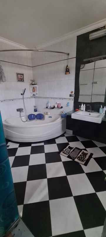 dijual rumah kelapa nias kelapa gading