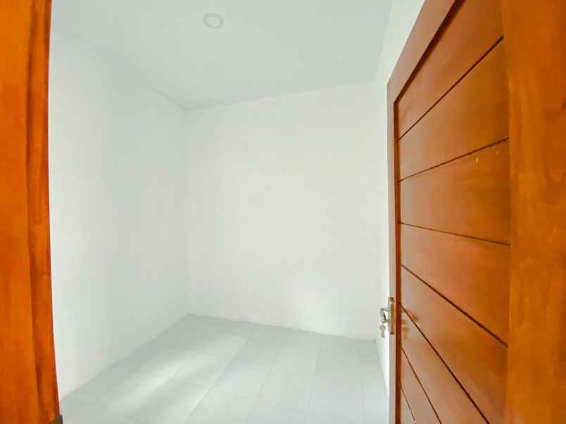 dijual rumah kepatihan tamanmartani kec