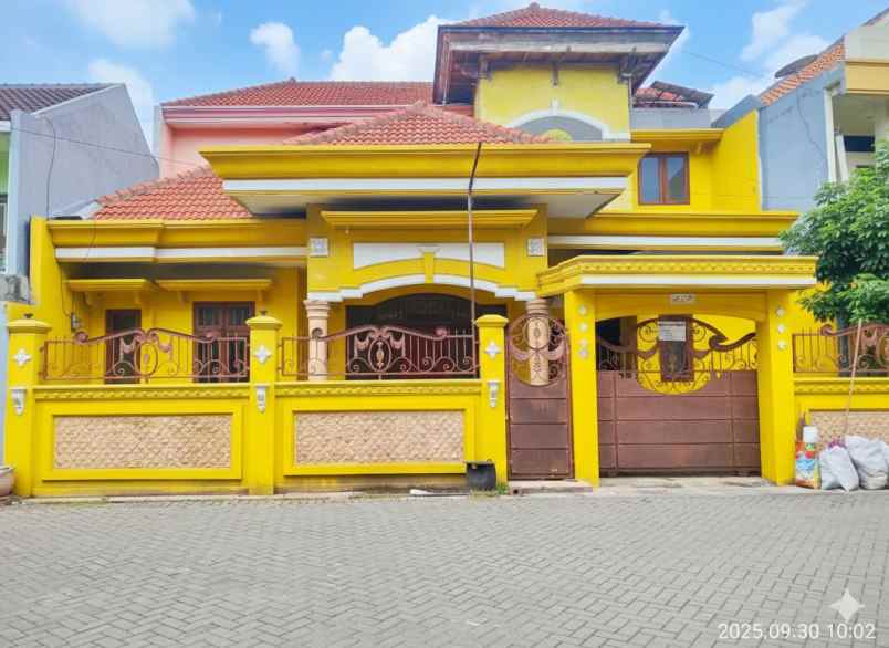 dijual rumah klasik furnish karah strategis dekat toll