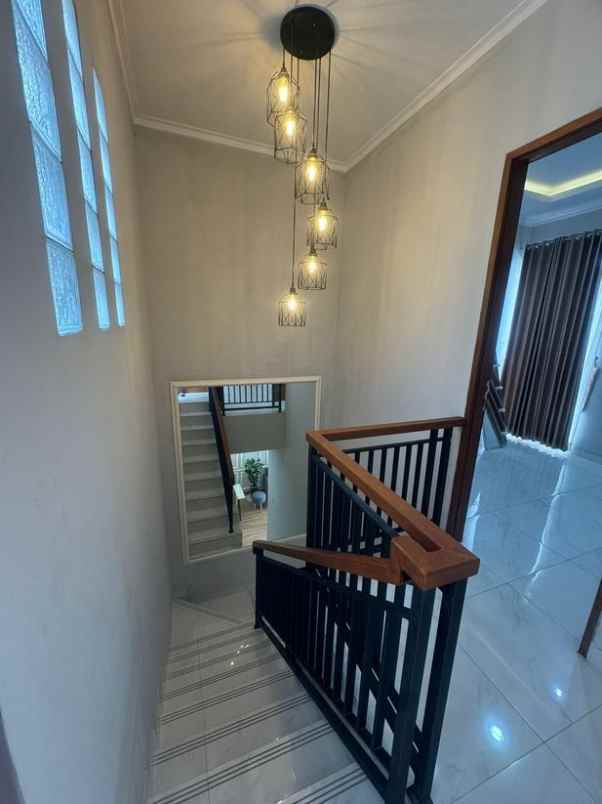 dijual rumah komp cherry field buahbatu