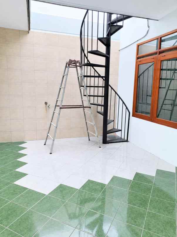 dijual rumah komplek batununggal indah