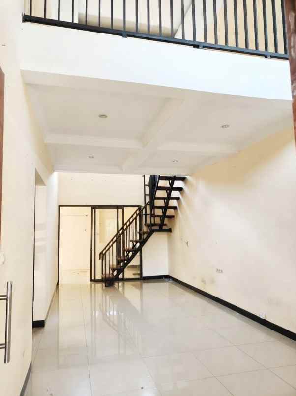 dijual rumah komplek baturaden techno