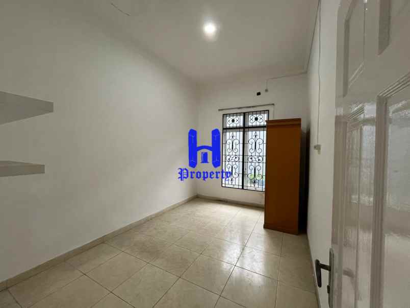 dijual rumah komplek cemara hijau jalan