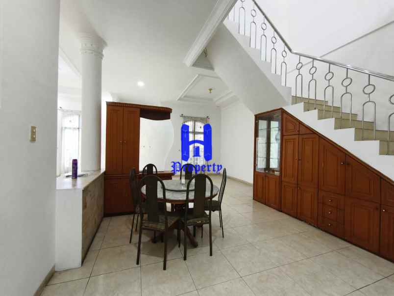 dijual rumah komplek cemara hijau jalan