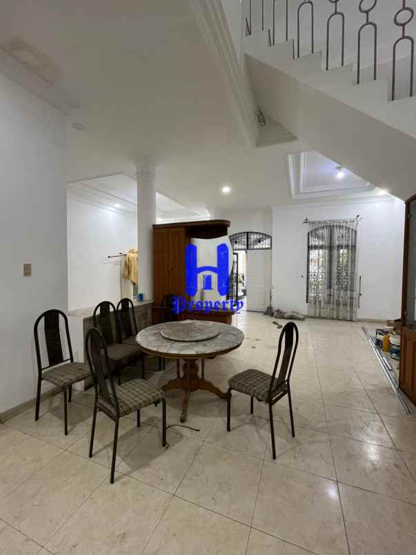 dijual rumah komplek cemara hijau jalan