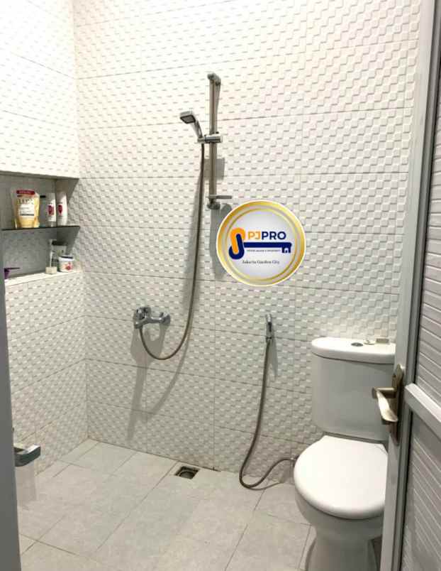 dijual rumah komplek cipinang elok