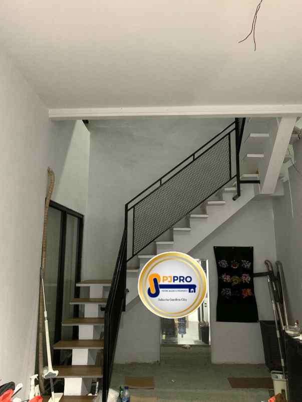 dijual rumah komplek cipinang elok