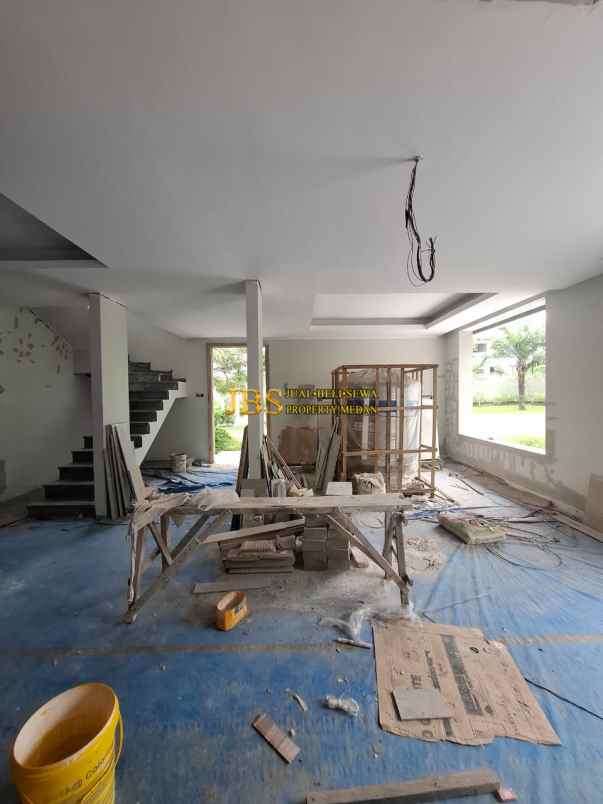 dijual rumah komplek citraland gama