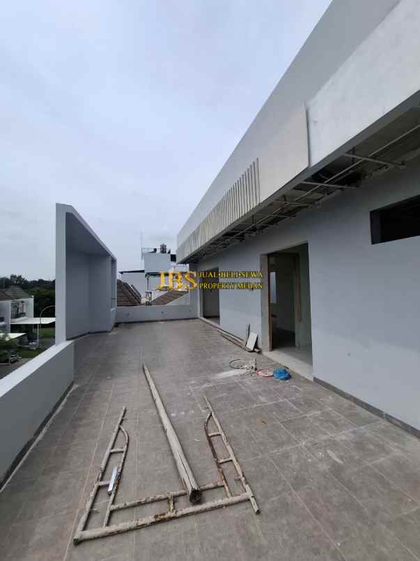 dijual rumah komplek citraland gama