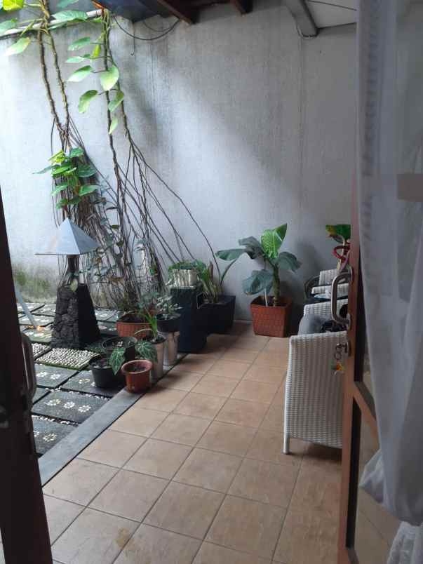 dijual rumah komplek elit batununggal