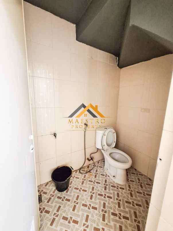 dijual rumah komplek green park type