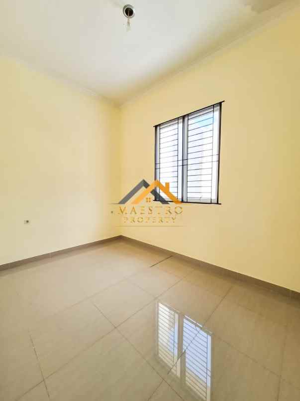 dijual rumah komplek green park type