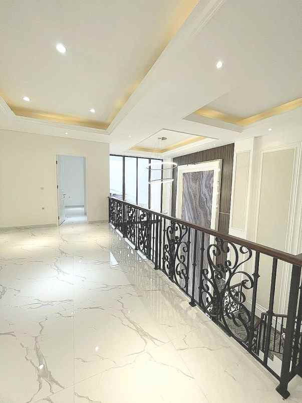 dijual rumah komplek joglo jakarta barat