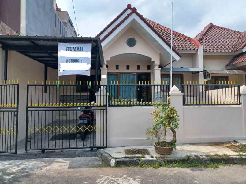 dijual rumah komplek mitra dago