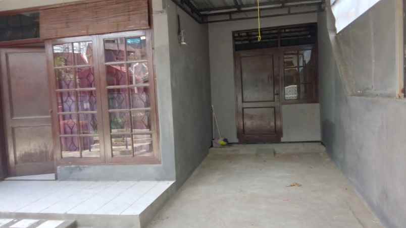 dijual rumah komplek pratista antapani