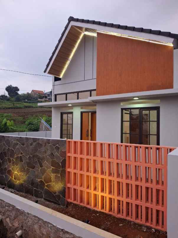 dijual rumah kota bandung cluster