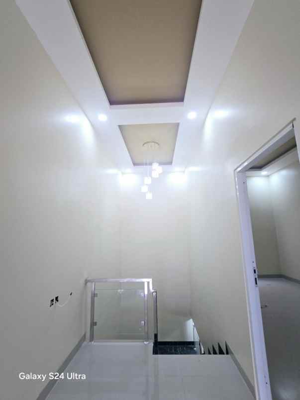 dijual rumah kota harapan indah bekasi