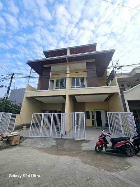 dijual rumah kota harapan indah bekasi