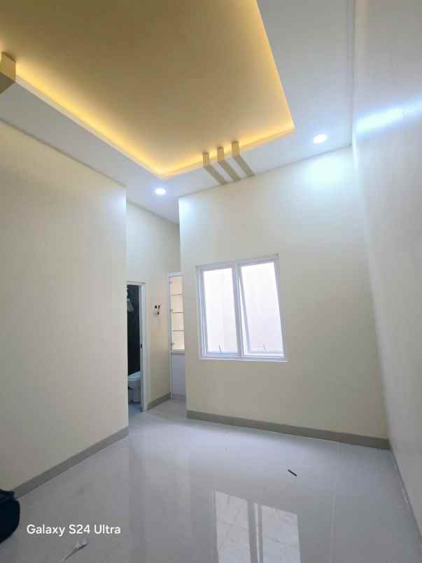 dijual rumah kota harapan indah bekasi