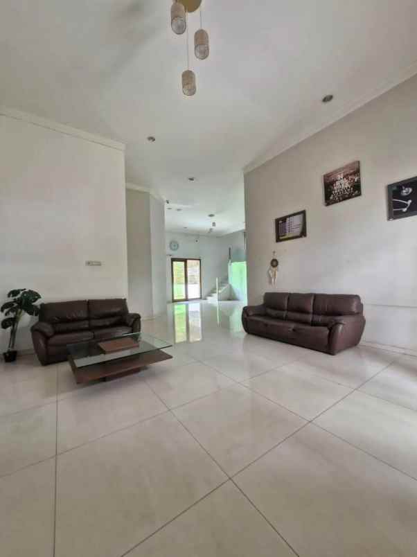 dijual rumah kota wisata cibubur