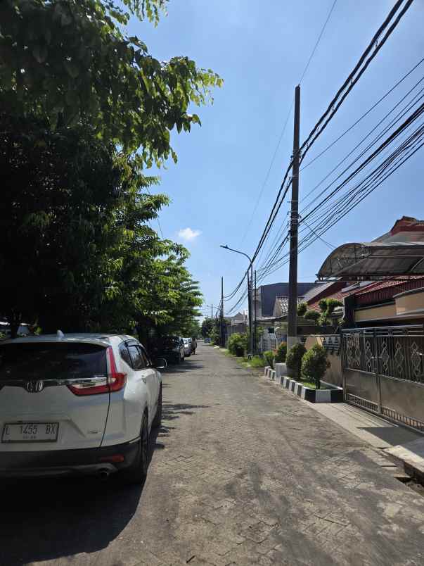 dijual rumah kutisari indah utara