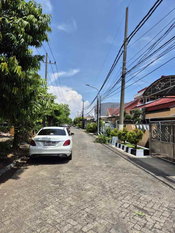 dijual rumah kutisari indah utara