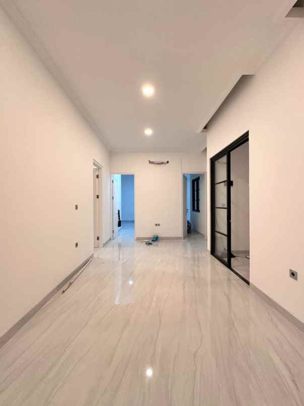 dijual rumah lebak bulus