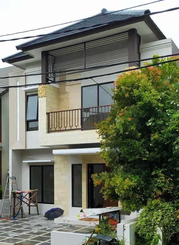 dijual rumah lippo cikarang