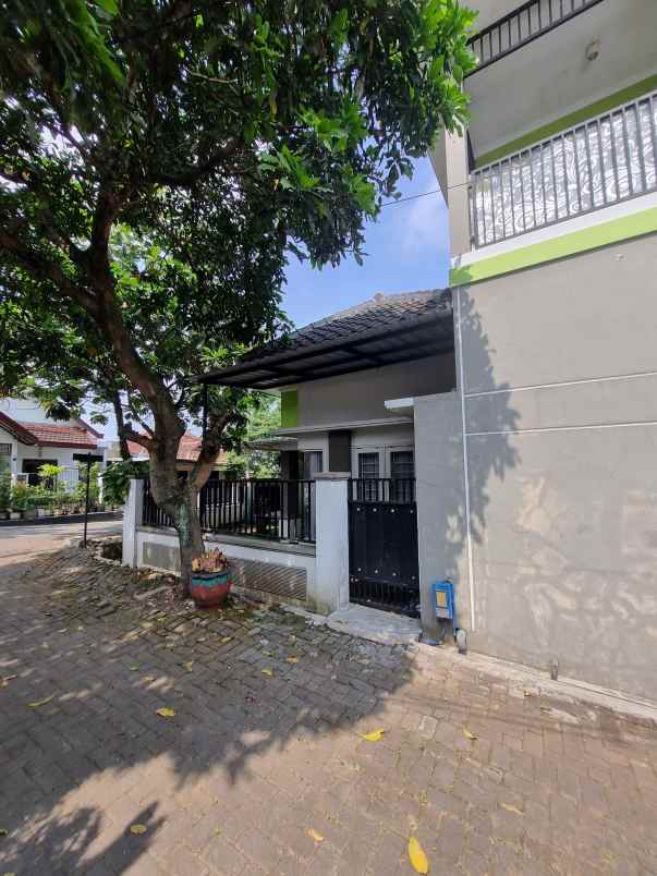 dijual rumah lokasi candi mendut suhat kota malang