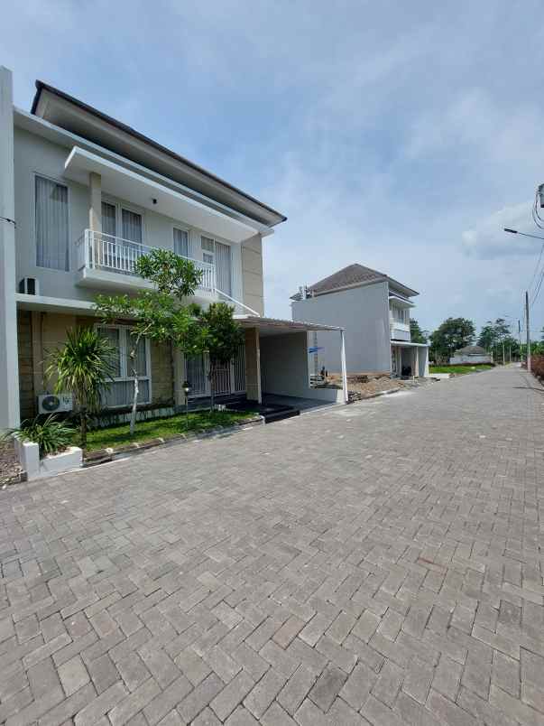 dijual rumah maguwoharjo