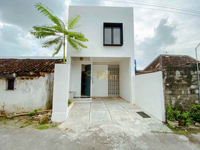 dijual rumah maguwoharjo kec depok kab