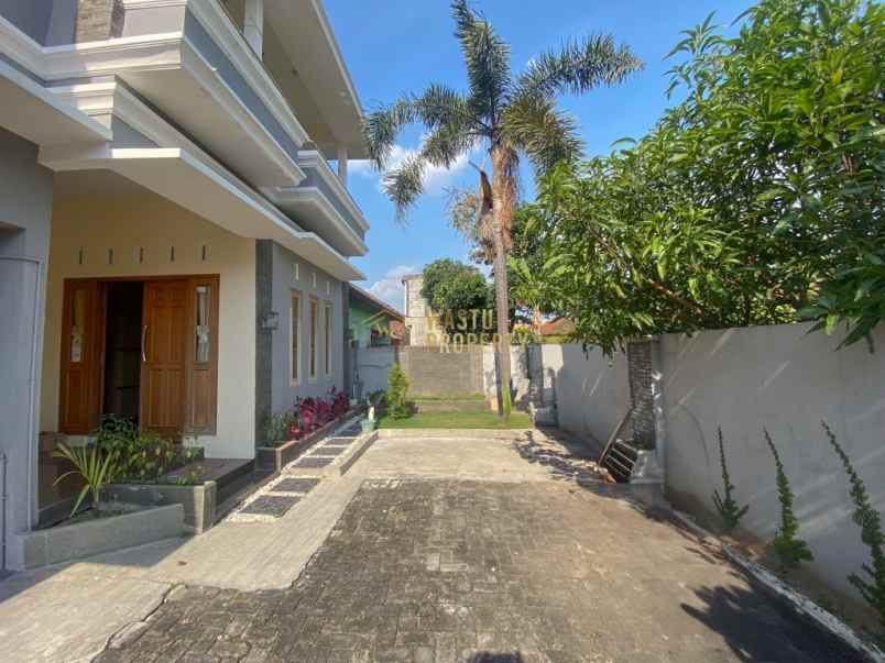 dijual rumah maguwoharjo kec depok kab