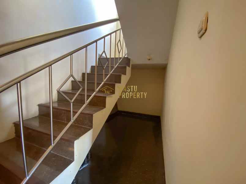 dijual rumah maguwoharjo kec depok kab