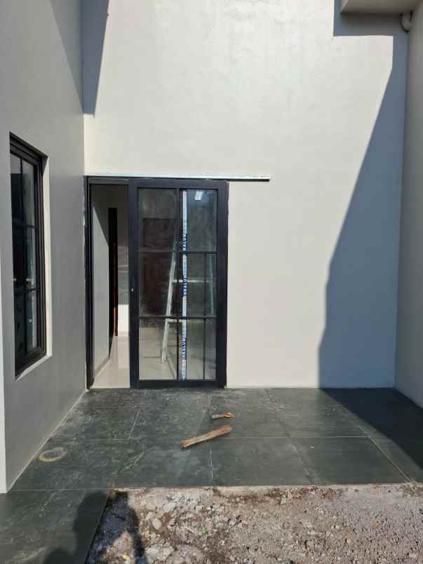 dijual rumah mangunharjo