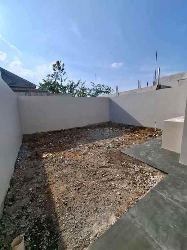 dijual rumah mangunharjo