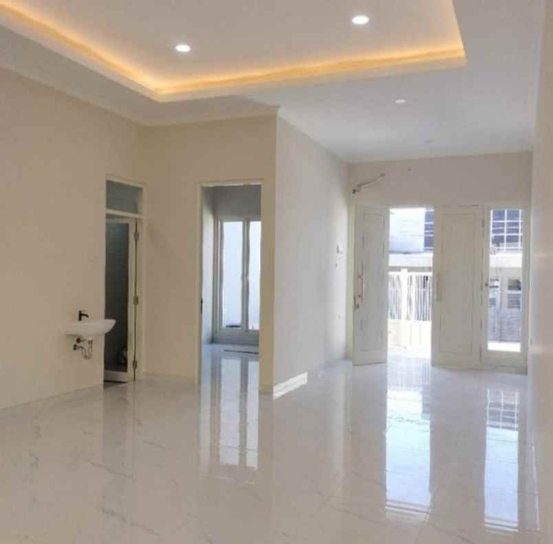 dijual rumah manyar kertoadi