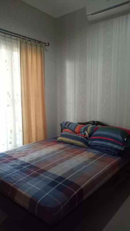 dijual rumah manyar tirtoasri