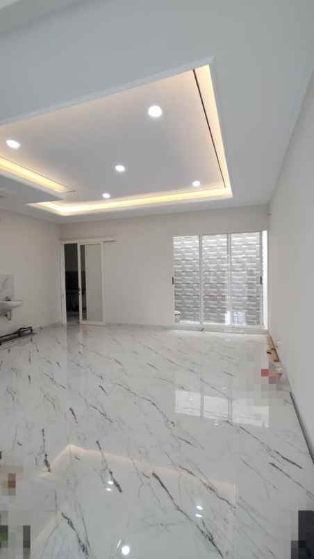 dijual rumah manyar tirtomoyo