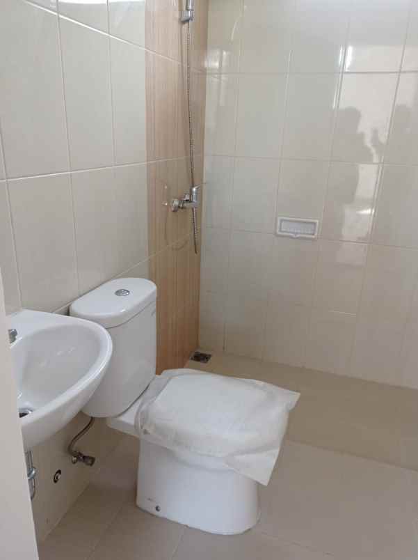 dijual rumah manyaran