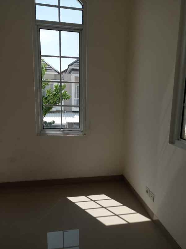 dijual rumah manyaran