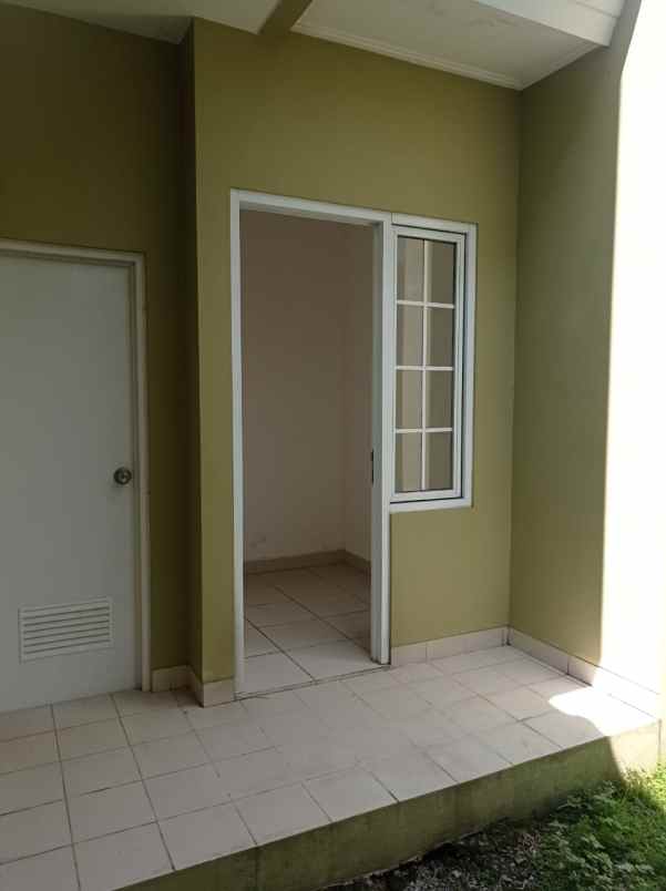 dijual rumah manyaran